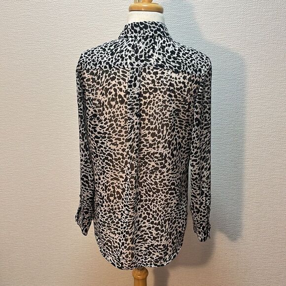 NWOT Two by Vince Camuto Sheer Animal Print Top - Picture 5 of 10
